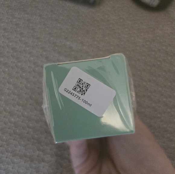 New EELHOE Free Air Fluffy Spray - Picture 7 of 7